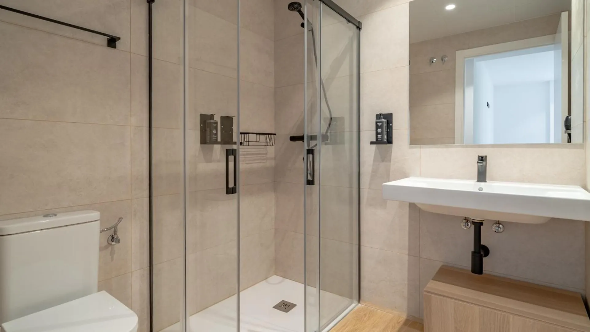 Apartamento Limehome Barcelona Placa Pirineus L'Hospitalet de Llobregat