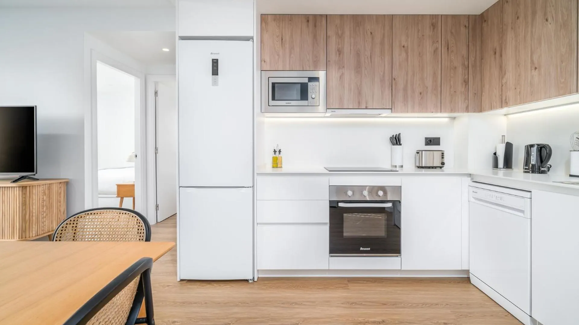 Limehome Barcelona Placa Pirineus L'Hospitalet de Llobregat 0*,  España