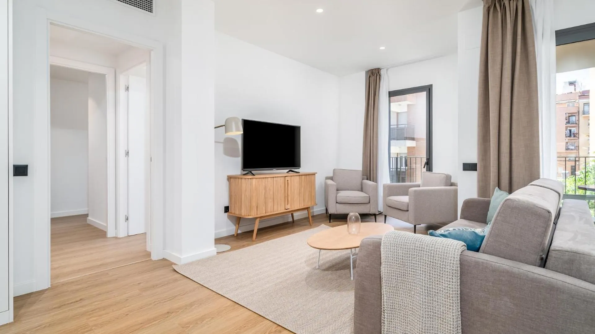 Limehome Barcelona Placa Pirineus L'Hospitalet de Llobregat